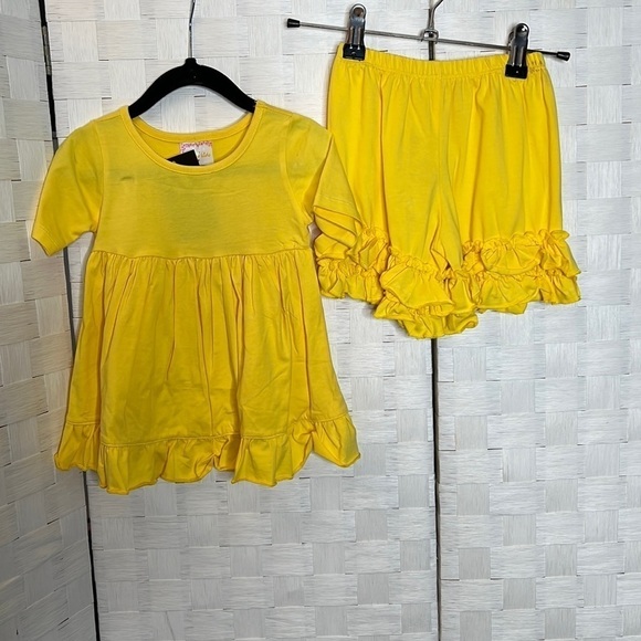 SISSYMINI Yellow Ruffle Shorts and Top - Picture 1 of 6